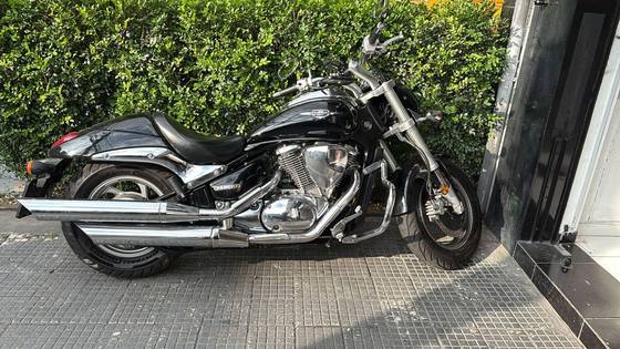 SUZUKI BOULEVARD M800 